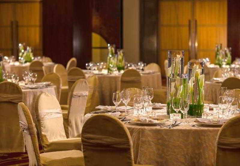 Renaissance Shanghai Zhongshan Park Hotel Restaurant photo